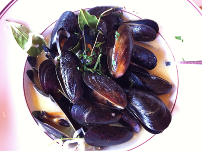 Moules marinière style