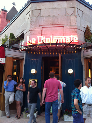 Entrance to Le Diplomate 