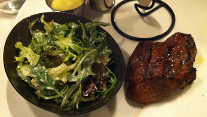 Le Vrai Steak Belge Met Frietjes, Belgian steak and salad