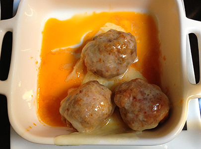 Meatballs with manchego cheese